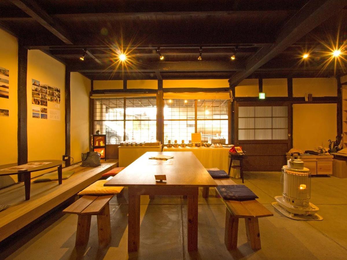 Hostel & Tatami Bar Uchikobare -内子晴れ- Ngoại thất bức ảnh