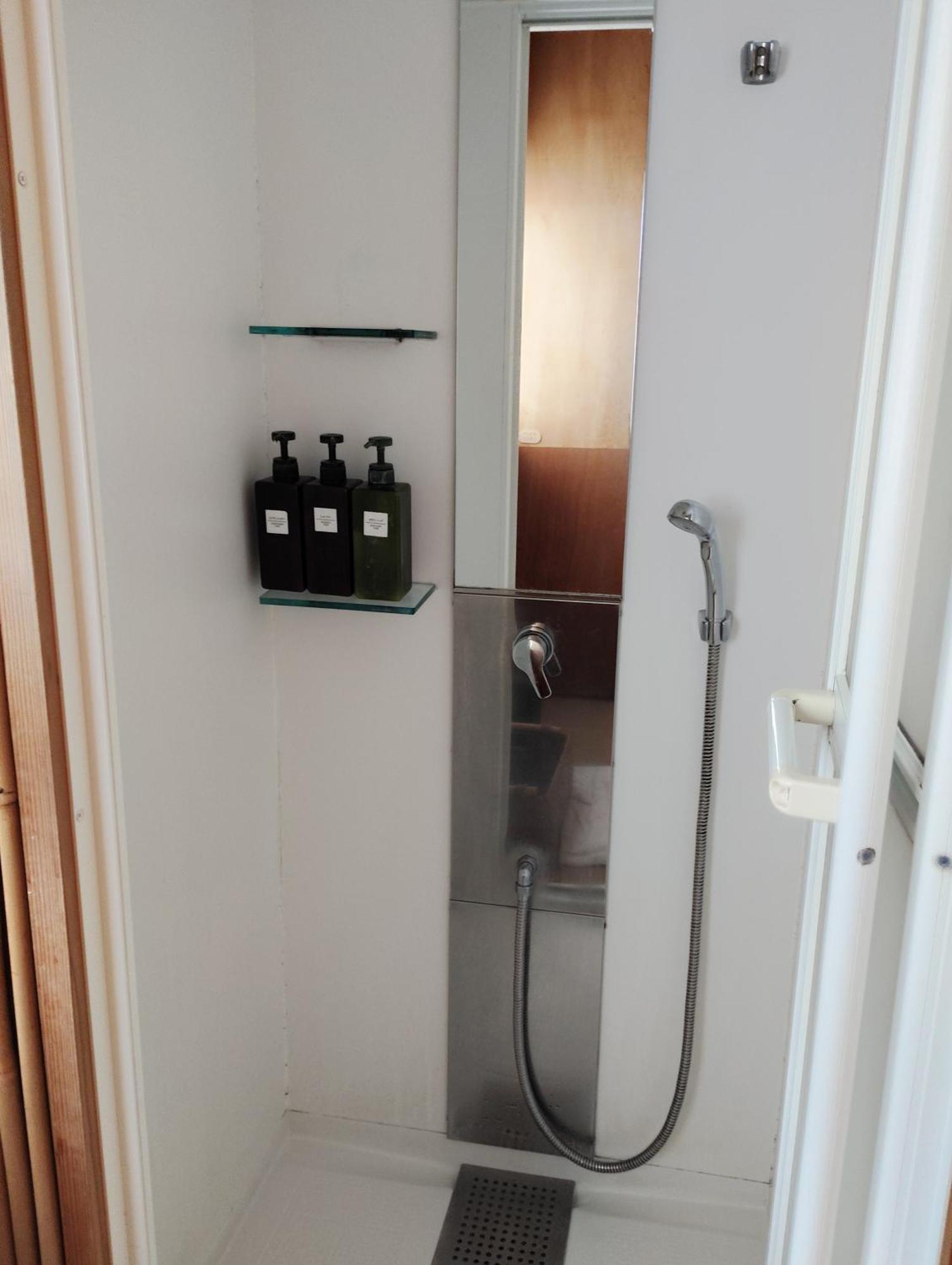 Hostel & Tatami Bar Uchikobare -内子晴れ- Ngoại thất bức ảnh