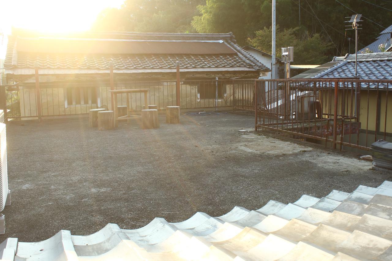 Hostel & Tatami Bar Uchikobare -内子晴れ- Ngoại thất bức ảnh